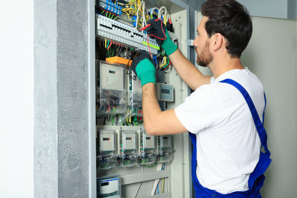 Best Commercial Electrician Services  in St Martinville, LA